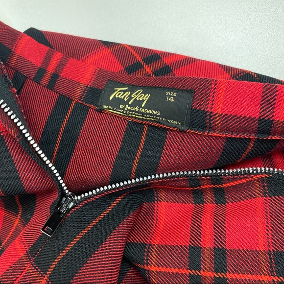 VTG 1960s Red & Black Plaid Pencil Skirt & Jacket - Picture 13 of 14